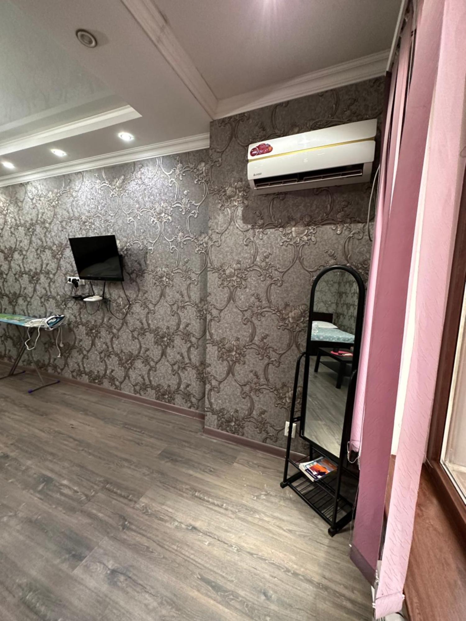 Apartment With City View On Sydykova St. 123 บิชเคก ภายนอก รูปภาพ
